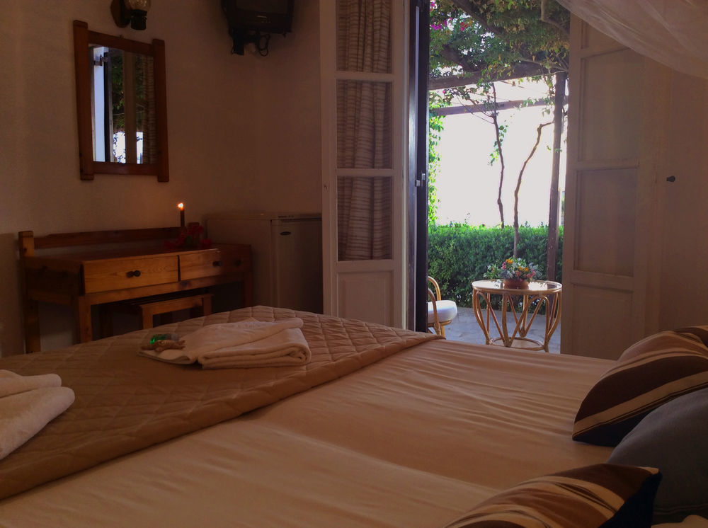 Arokaria Seaside Hotell Ambelas Exteriör bild