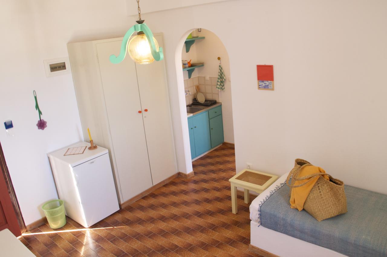 Arokaria Seaside Hotell Ambelas Exteriör bild