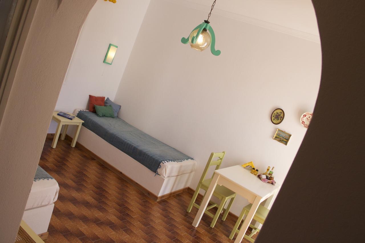 Arokaria Seaside Hotell Ambelas Exteriör bild