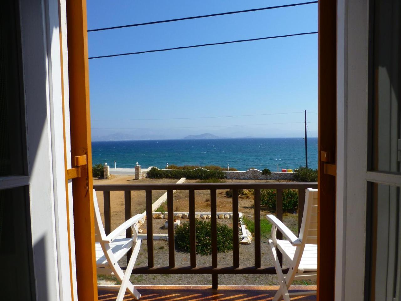 Arokaria Seaside Hotell Ambelas Exteriör bild